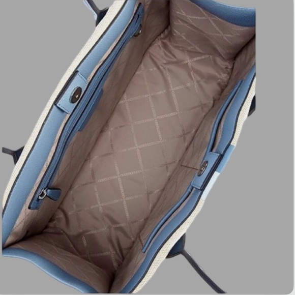 NWT Michael Kors, the Heidi Printed Center
Stripe Large Canvas Tote - Picture 6 of 7